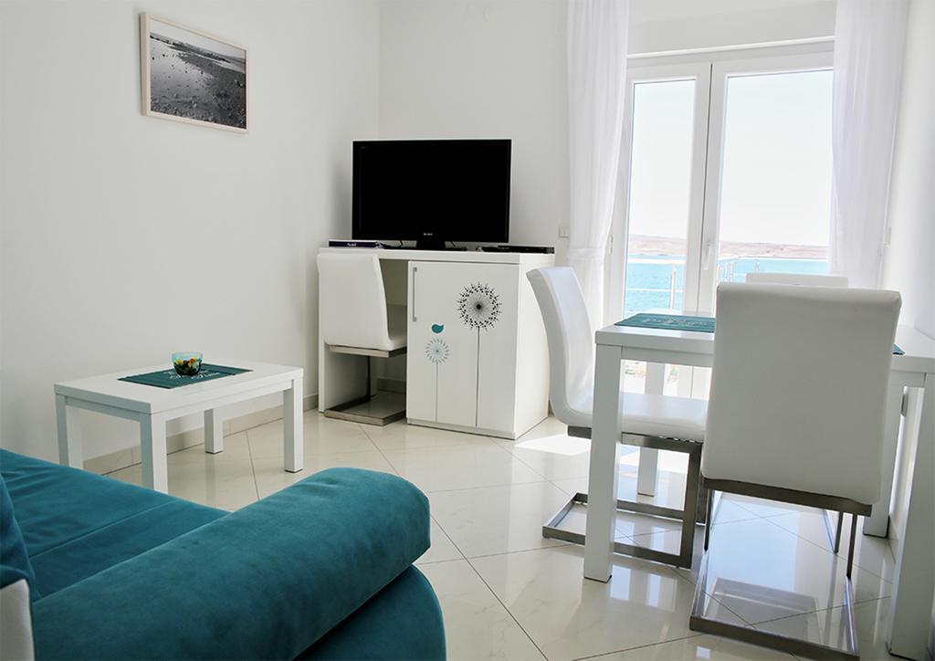 Apartments Barbati Novalja Phòng bức ảnh